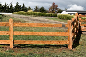 Premium Australian Cypress - Natural timber oil - 3 rail - morticed - 125 x 125 posts