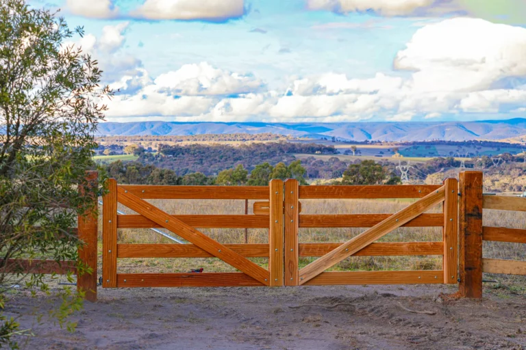 Riverina Gate Single