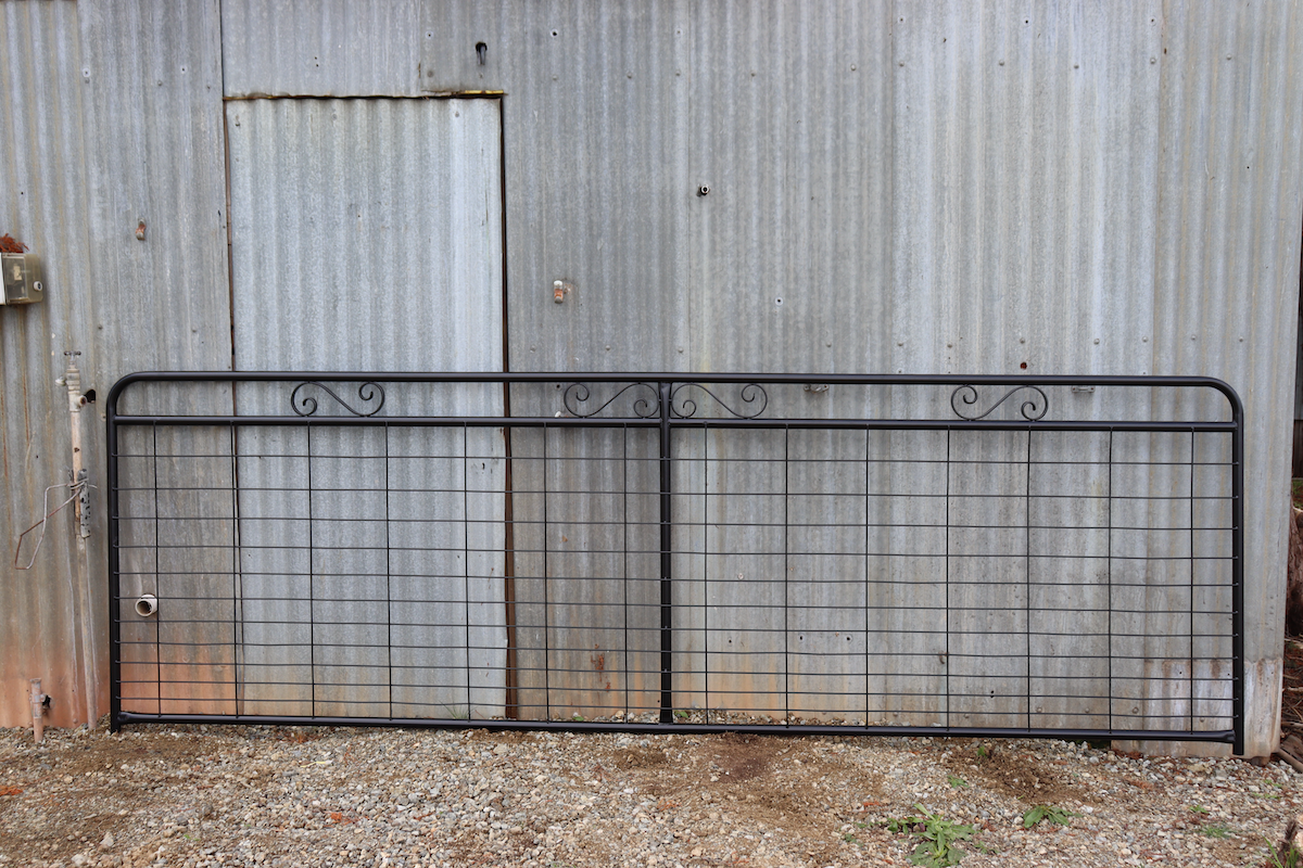 Photo of black powder coated steel decorative gate "The Yarra" by Saltram Rural