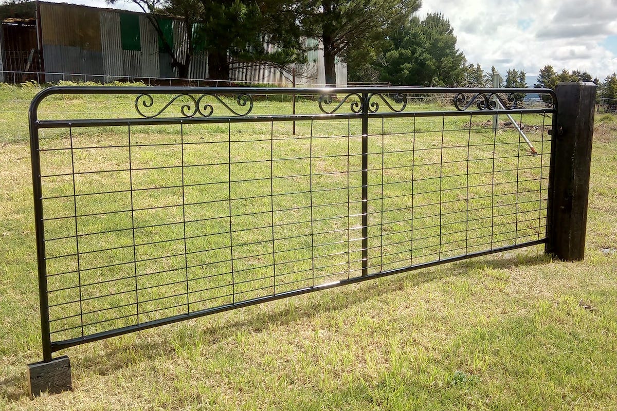 photo of The Yarra style steel decorative gates by Saltram Rural